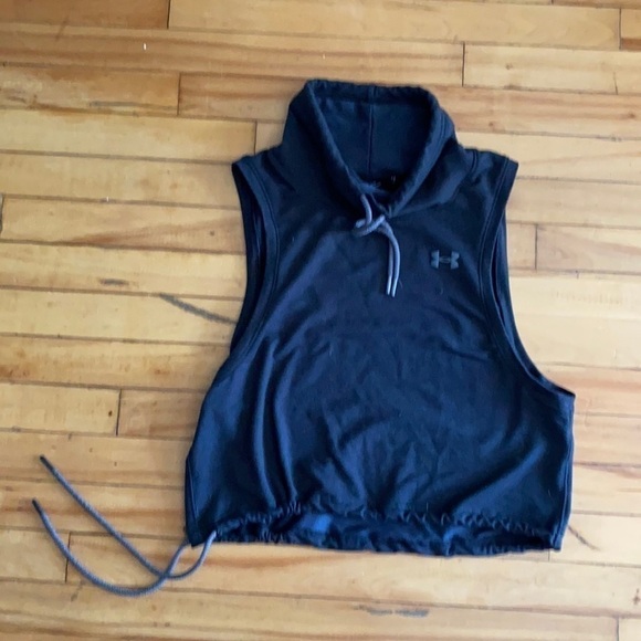 Loose fitting Under Armour top - Picture 2 of 6